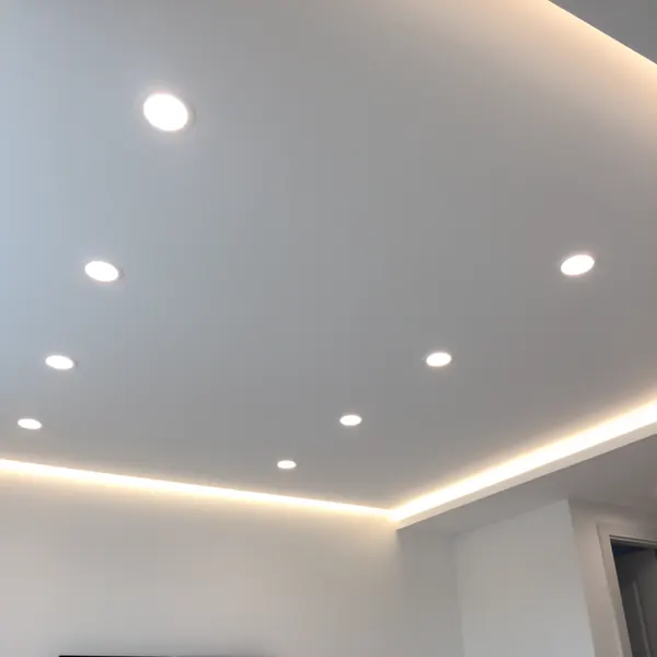 Cielo raso con iluminación LED empotrada
