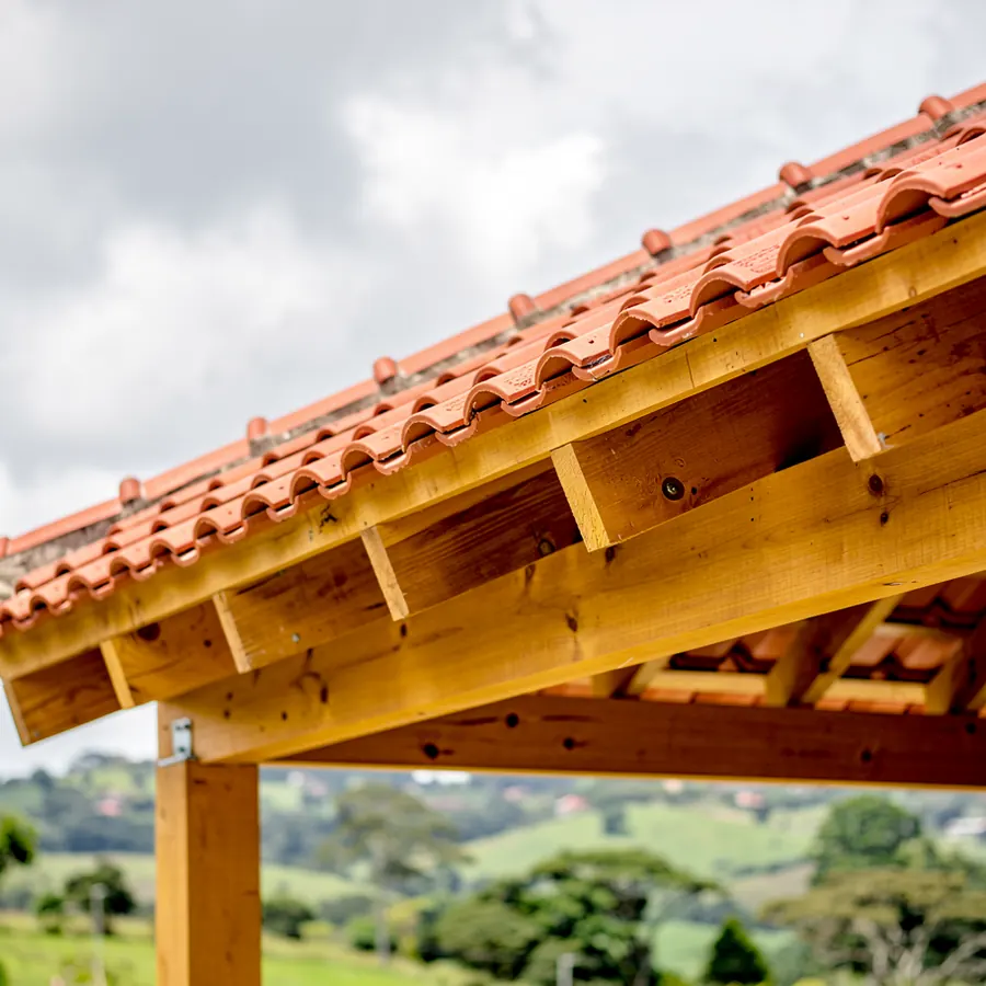 Cubierta en madera y teja de barro