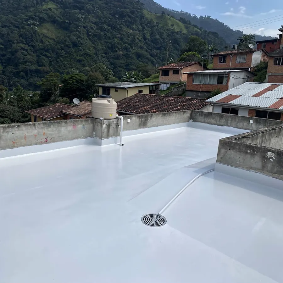 Cubierta impermeabilizada en casa de Envigado