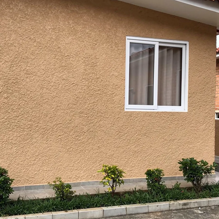 Fachada en graniplast lavada y renovada